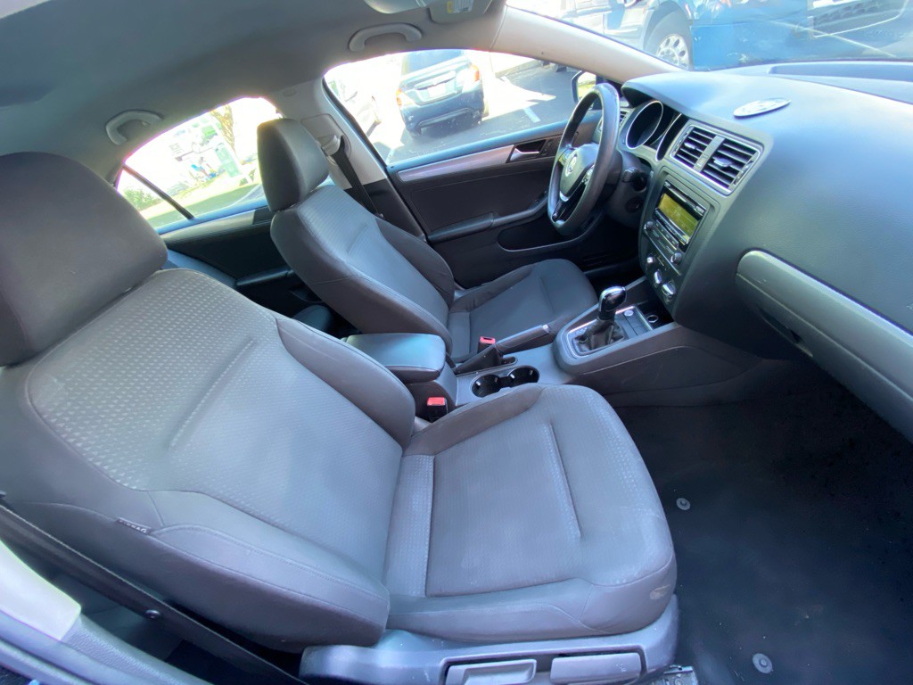2015 Volkswagen Jetta Image 12