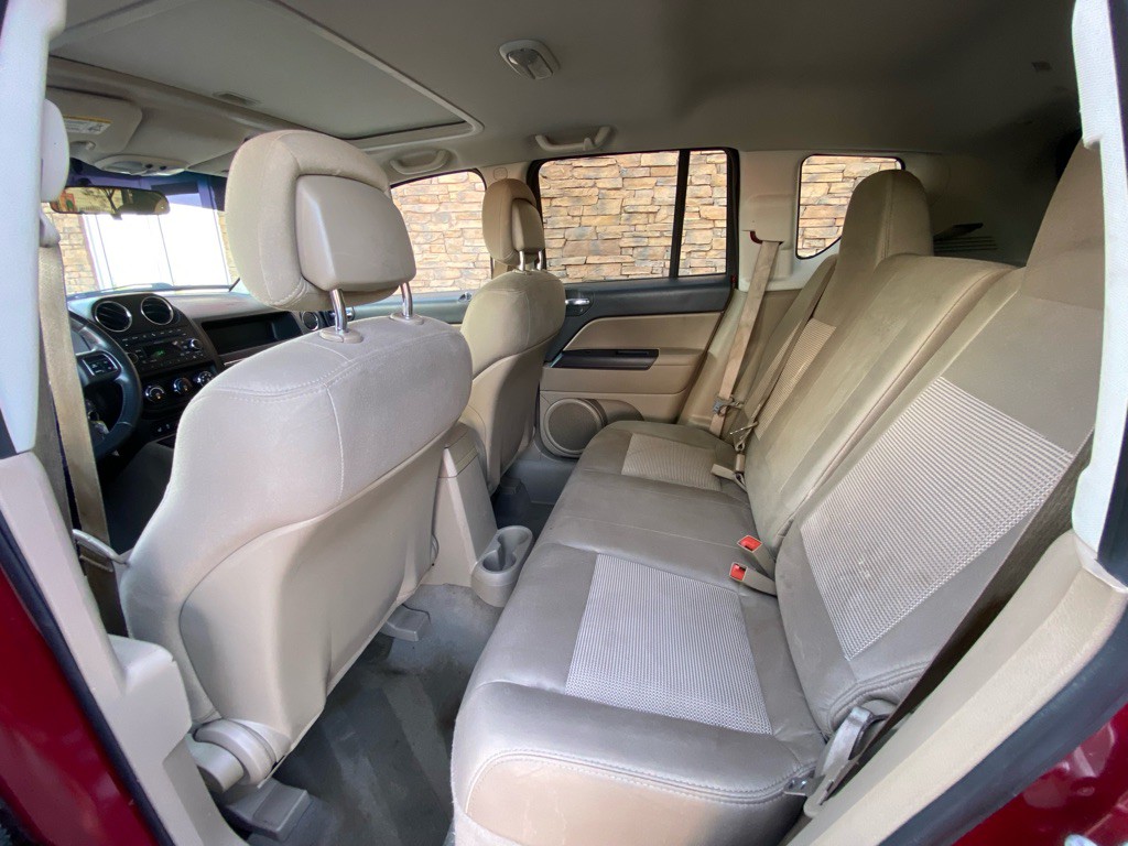 2011 Jeep Compass Image 11