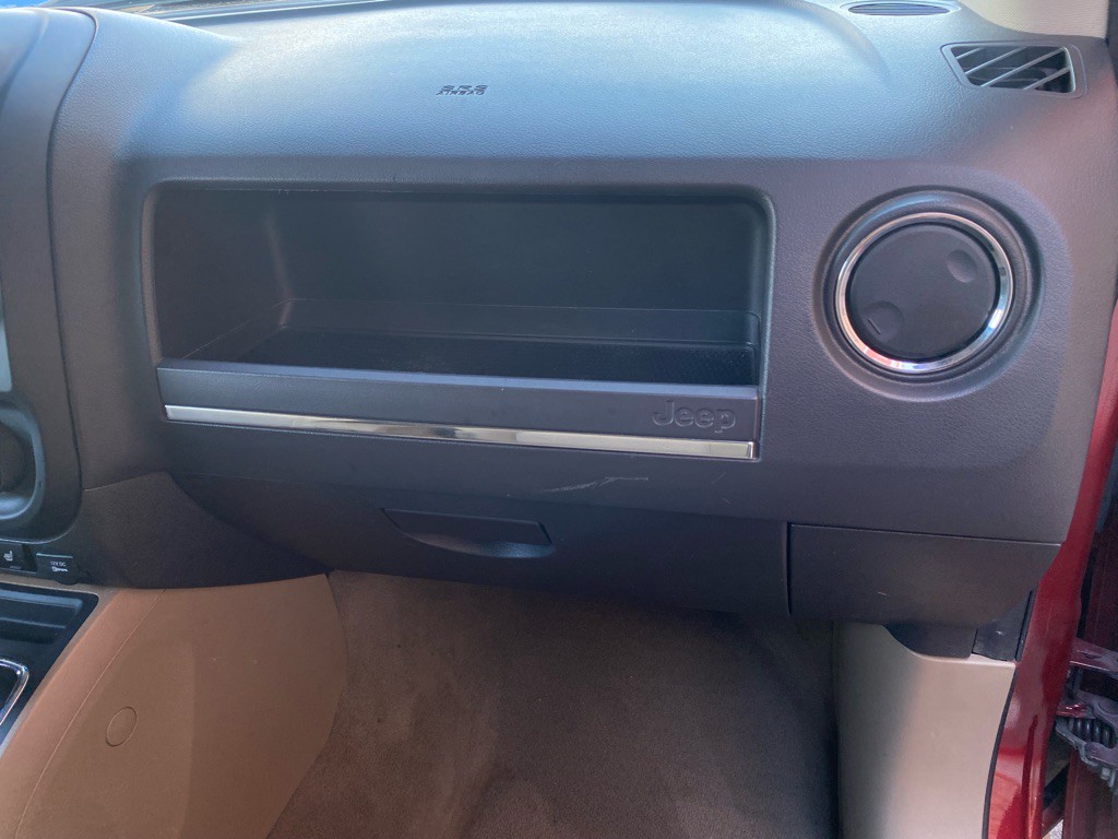 2011 Jeep Compass Image 15