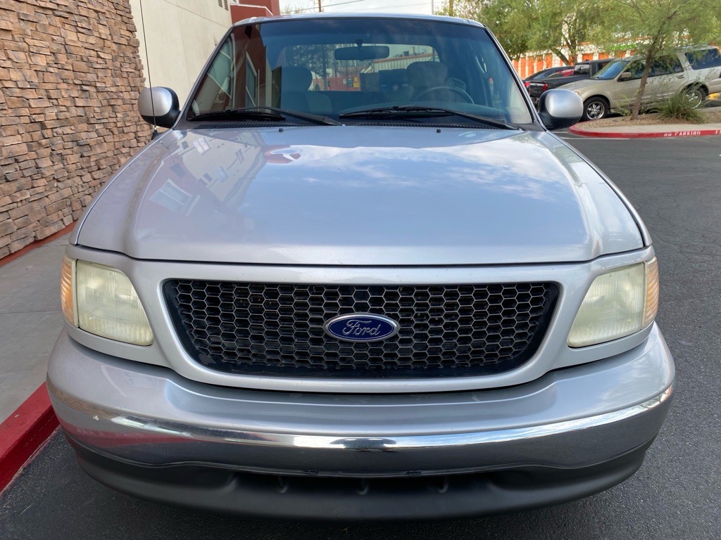 2003 Ford F-150 Image 2