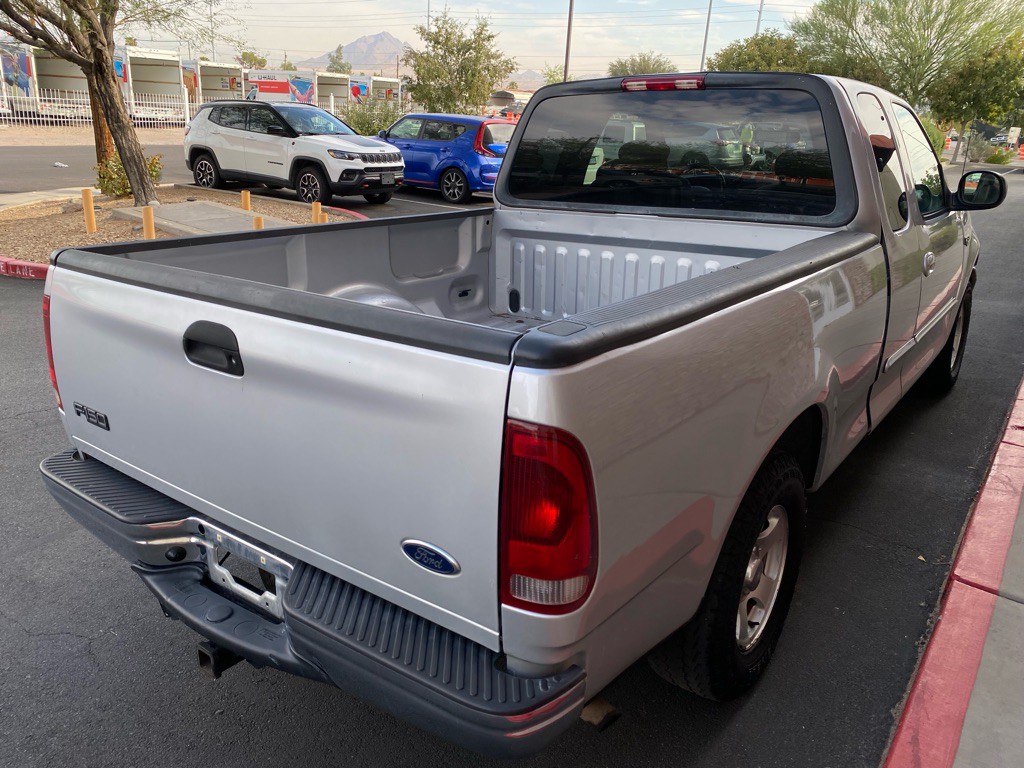2003 Ford F-150 Image 4