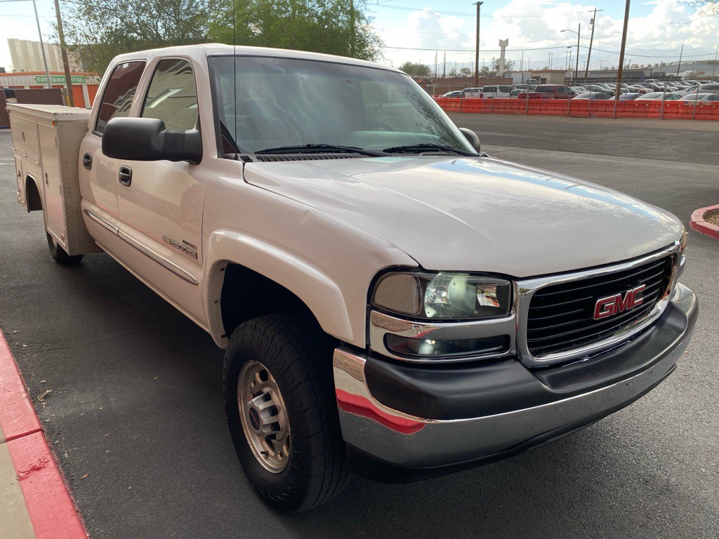 2004 GMC Sierra Image 3