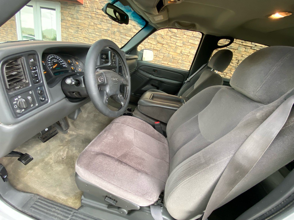 2004 GMC Sierra Image 7
