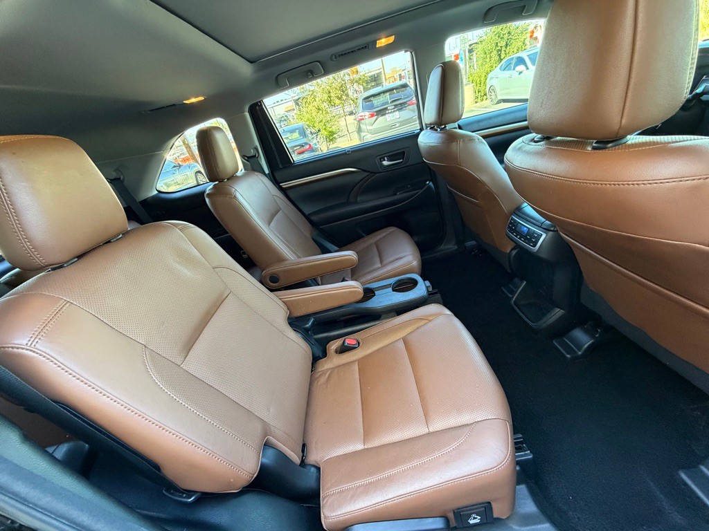 2018 Toyota Highlander Image 14
