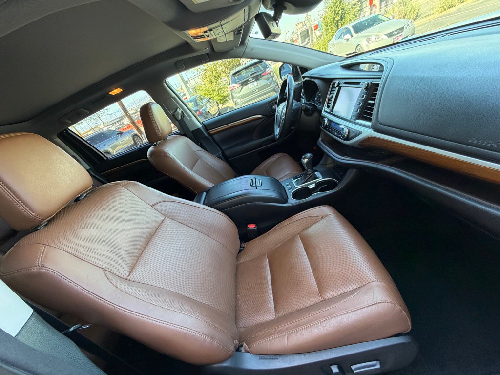 2018 Toyota Highlander Image 15