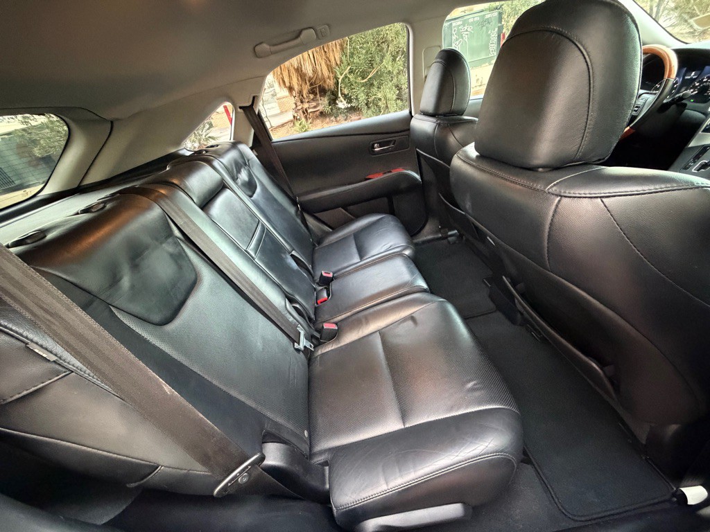 2010 Lexus RX Image 12