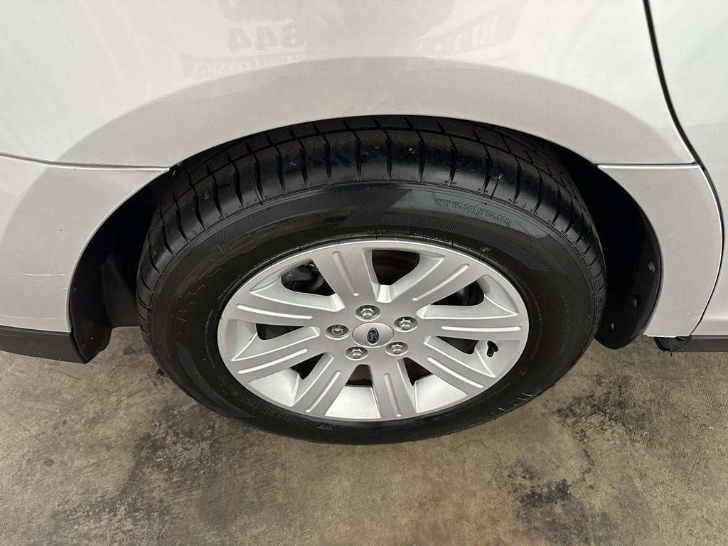 2011 Ford Taurus Image 6