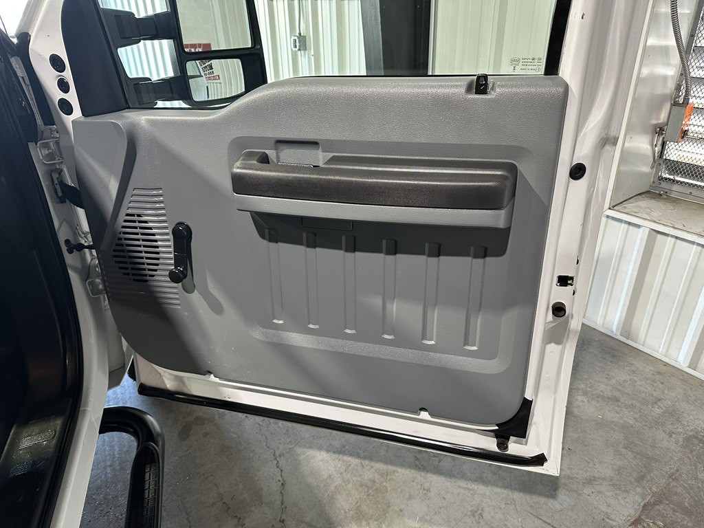 2011 Ford F-250 Image 9