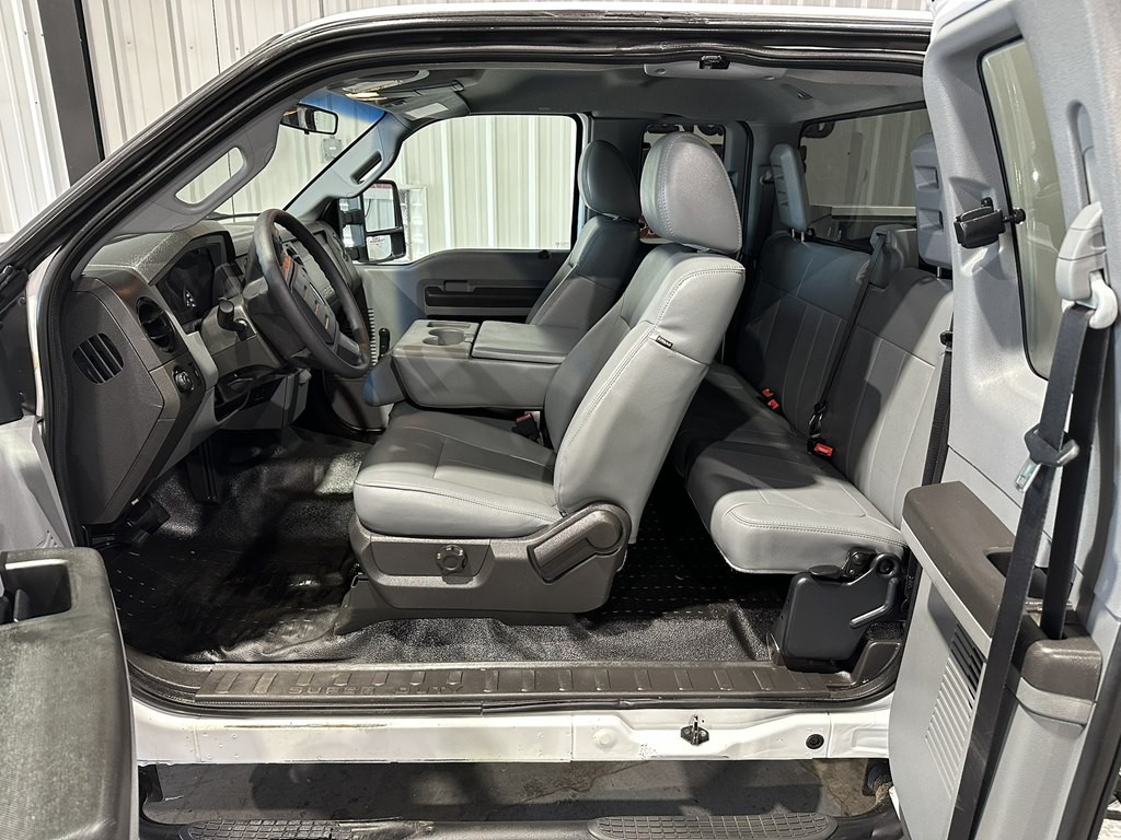 2011 Ford F-250 Image 10