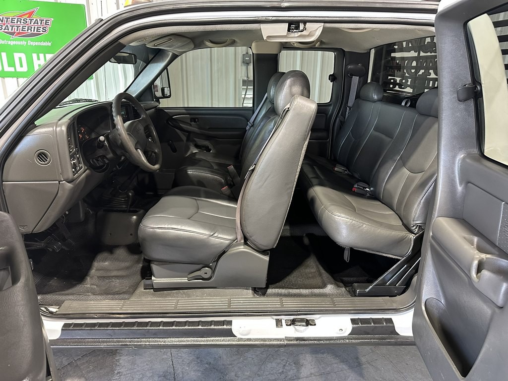 2003 GMC Sierra Image 11