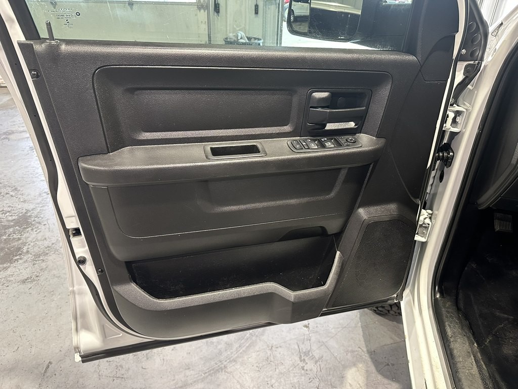 2018 RAM 3500 Image 14