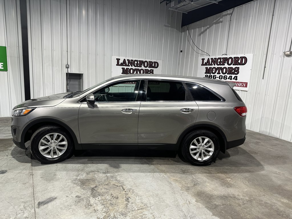 2016 Kia Sorento Image 1
