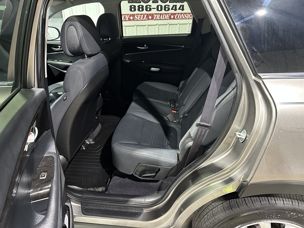 2016 Kia Sorento Image 12