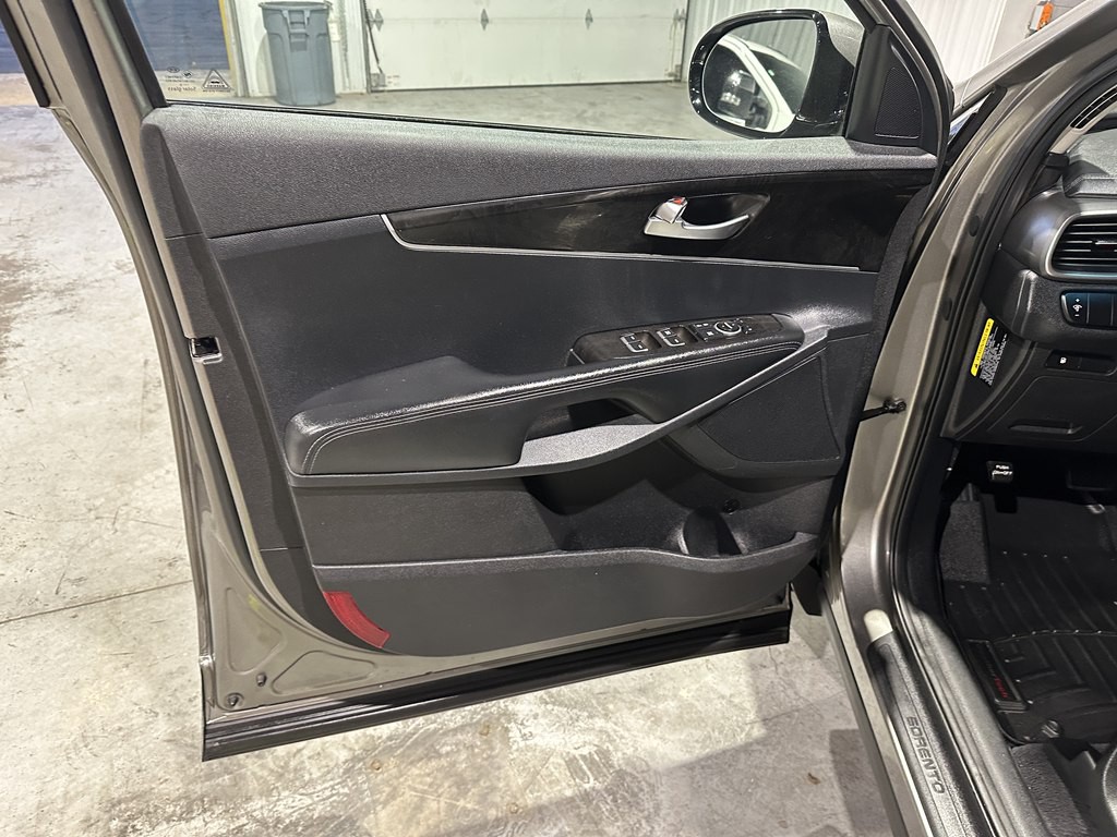 2016 Kia Sorento Image 14