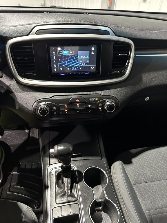 2016 Kia Sorento Image 17