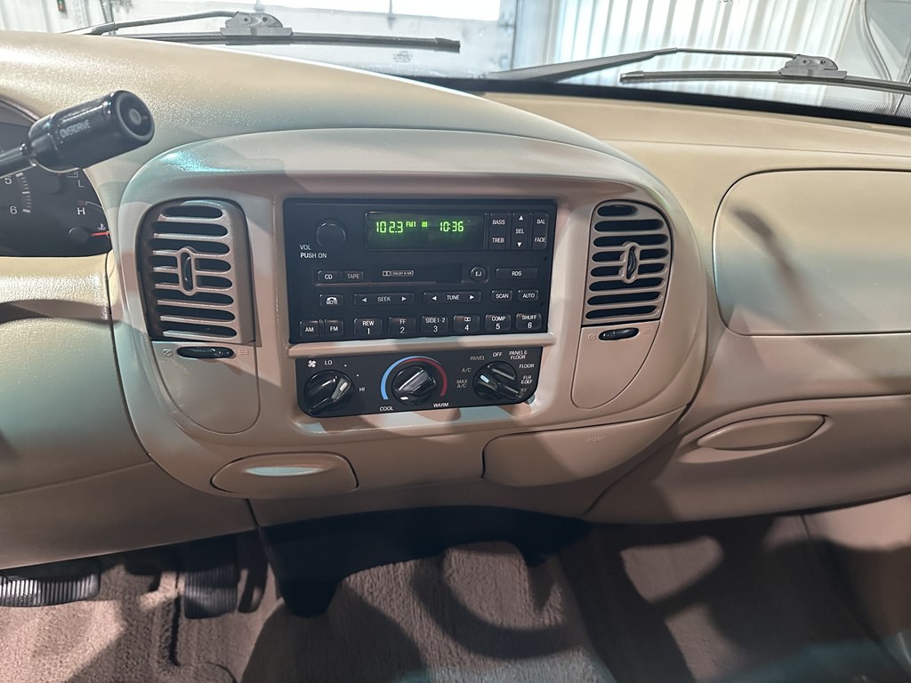 2001 Ford F-150 Image 17
