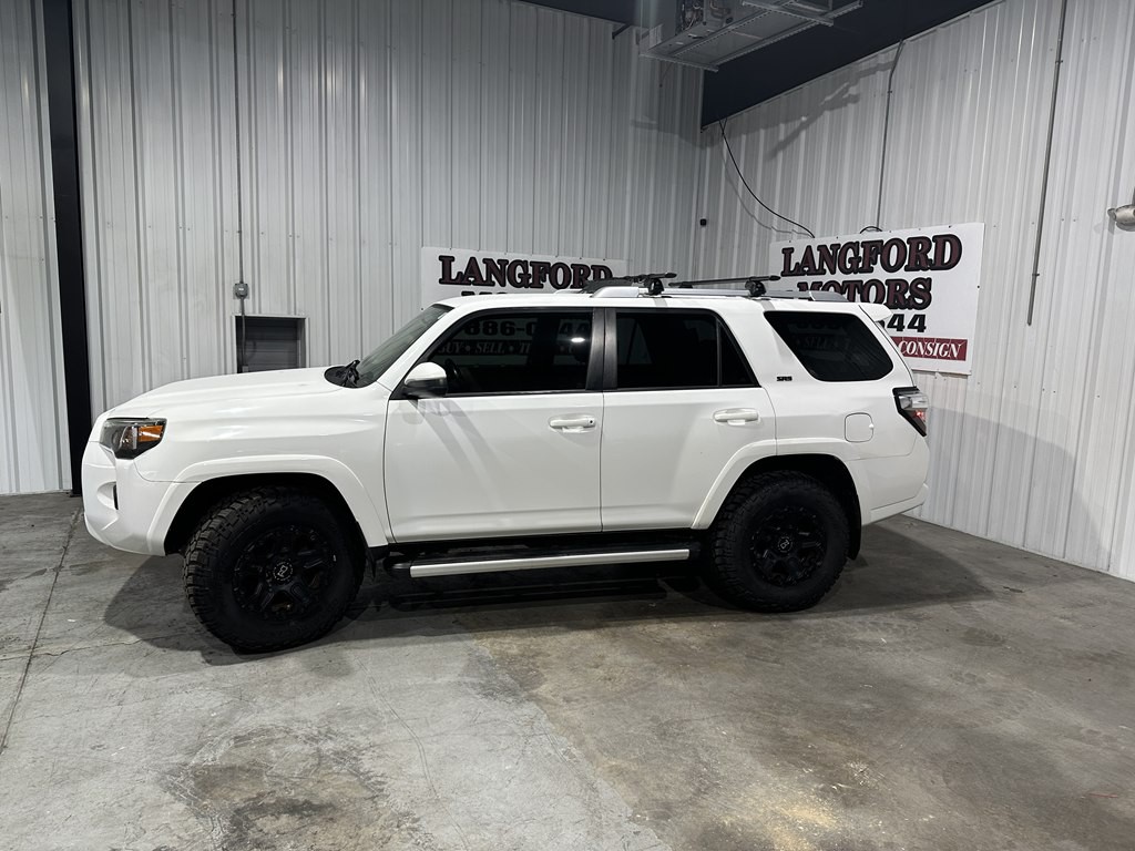 2017 Toyota 4Runner Image 1