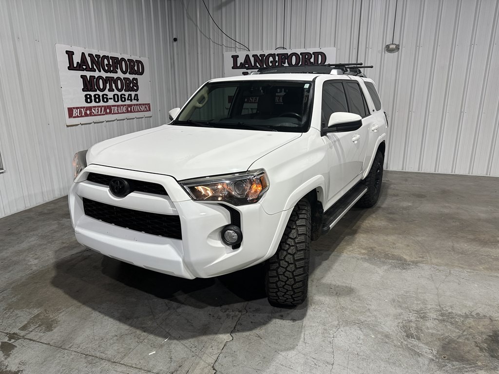 2017 Toyota 4Runner Image 2