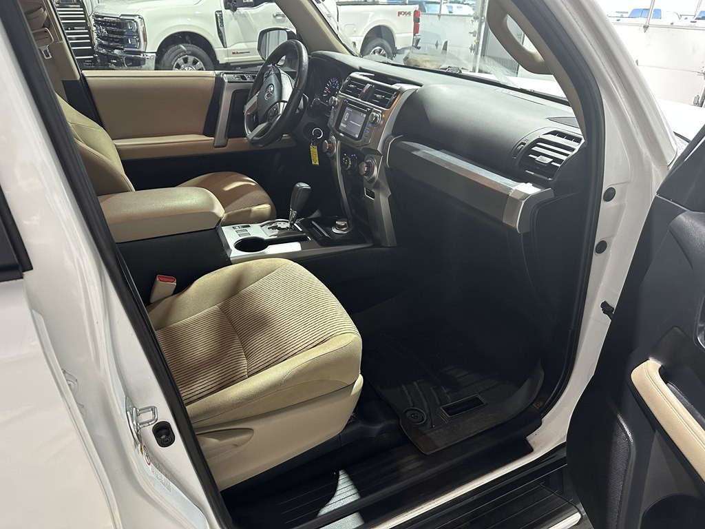2017 Toyota 4Runner Image 9