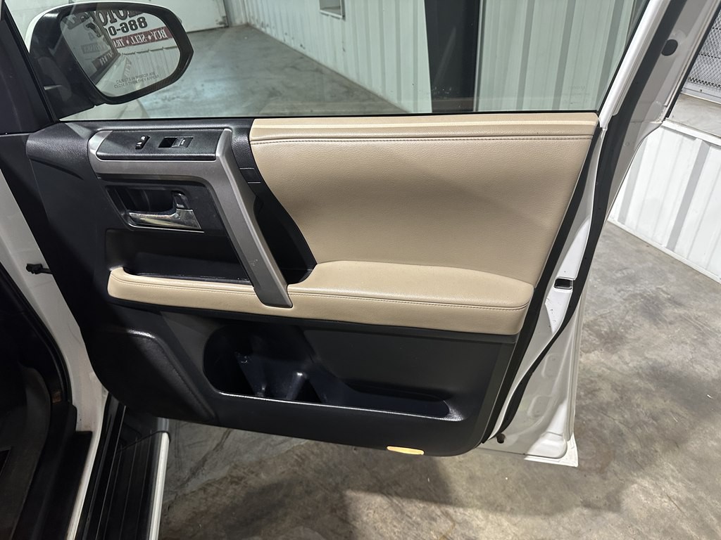 2017 Toyota 4Runner Image 10