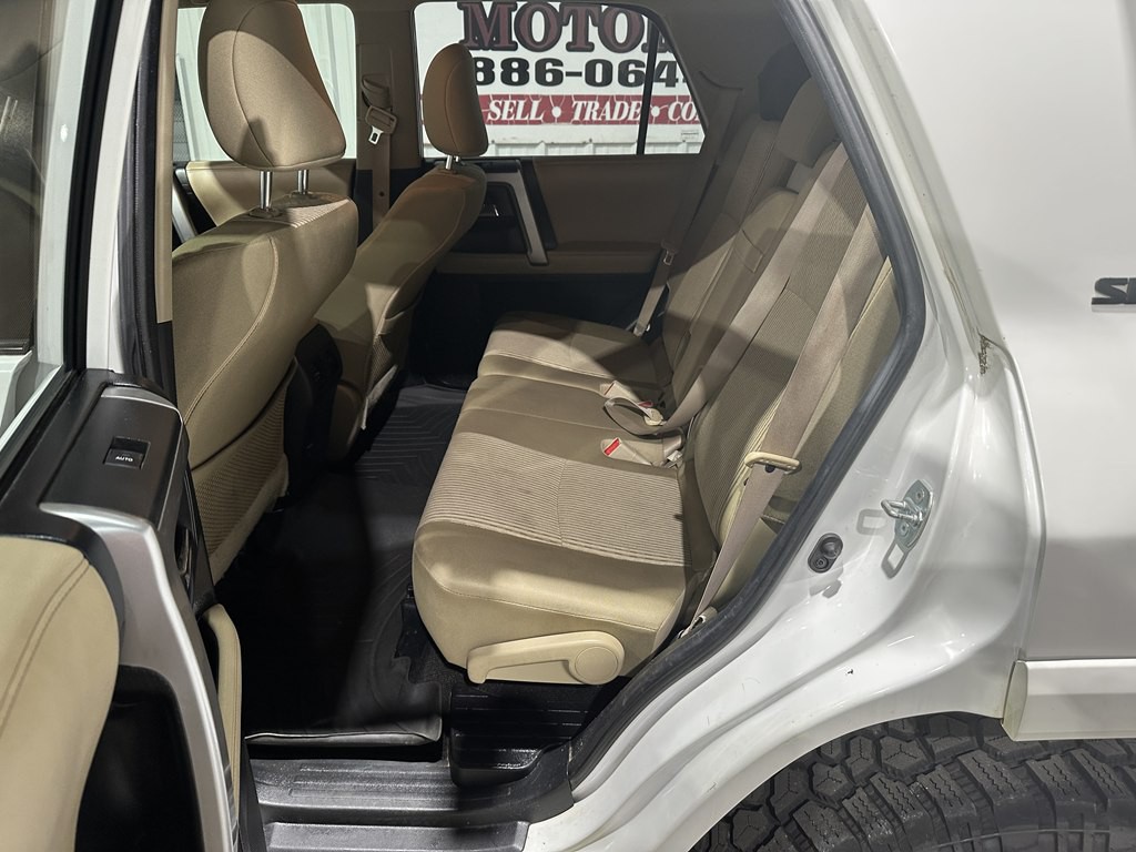2017 Toyota 4Runner Image 12