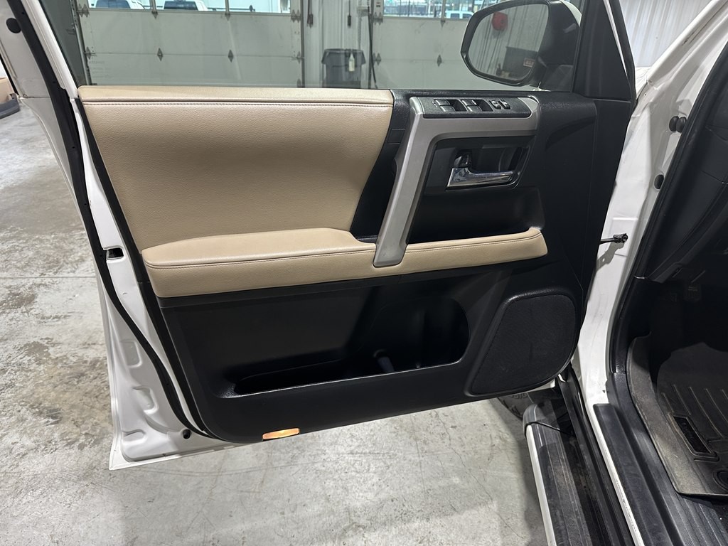 2017 Toyota 4Runner Image 14