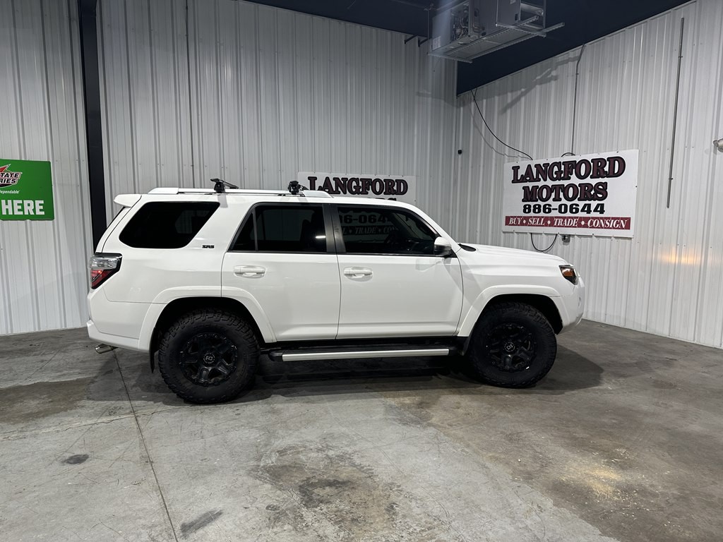 2017 Toyota 4Runner Image 19