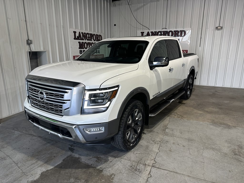 2021 Nissan Titan Image 2
