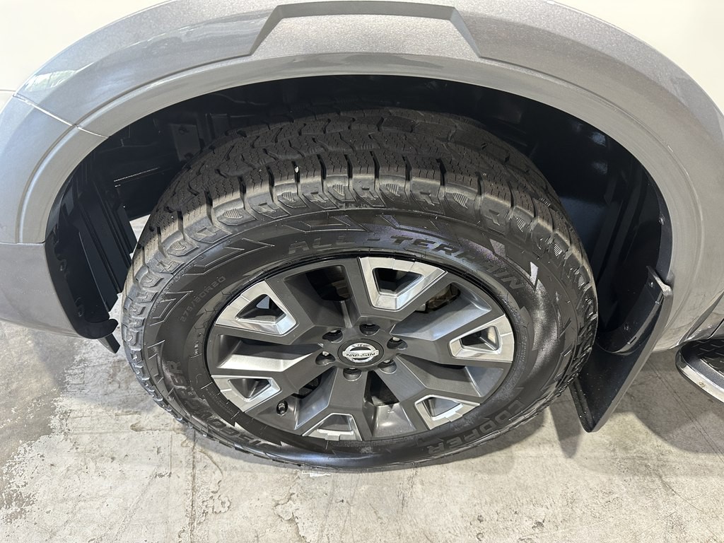 2021 Nissan Titan Image 3