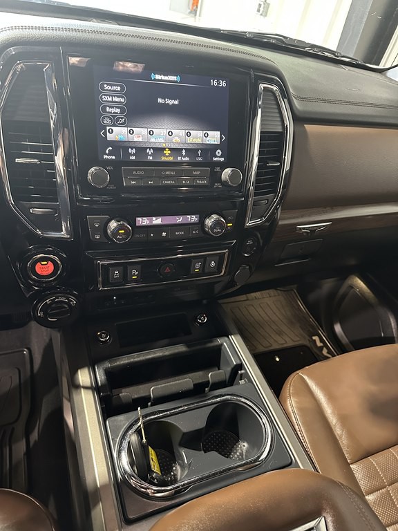 2021 Nissan Titan Image 15