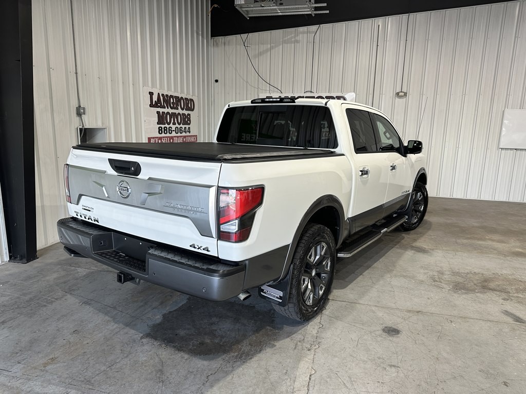 2021 Nissan Titan Image 18