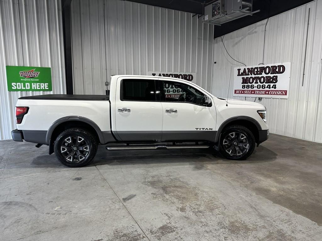 2021 Nissan Titan Image 19