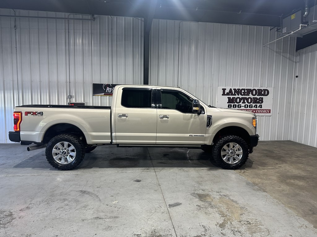 2017 Ford F-250 Image 20