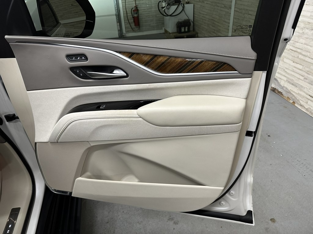 2023 Cadillac Escalade Image 11