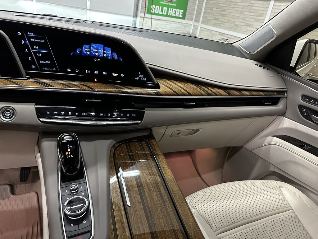 2023 Cadillac Escalade Image 18