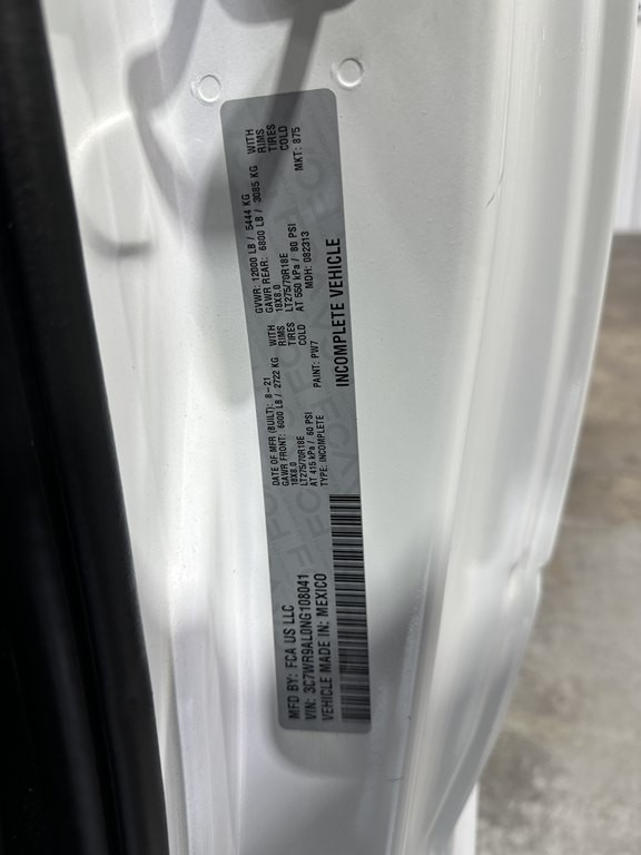 2022 RAM 3500 Image 12