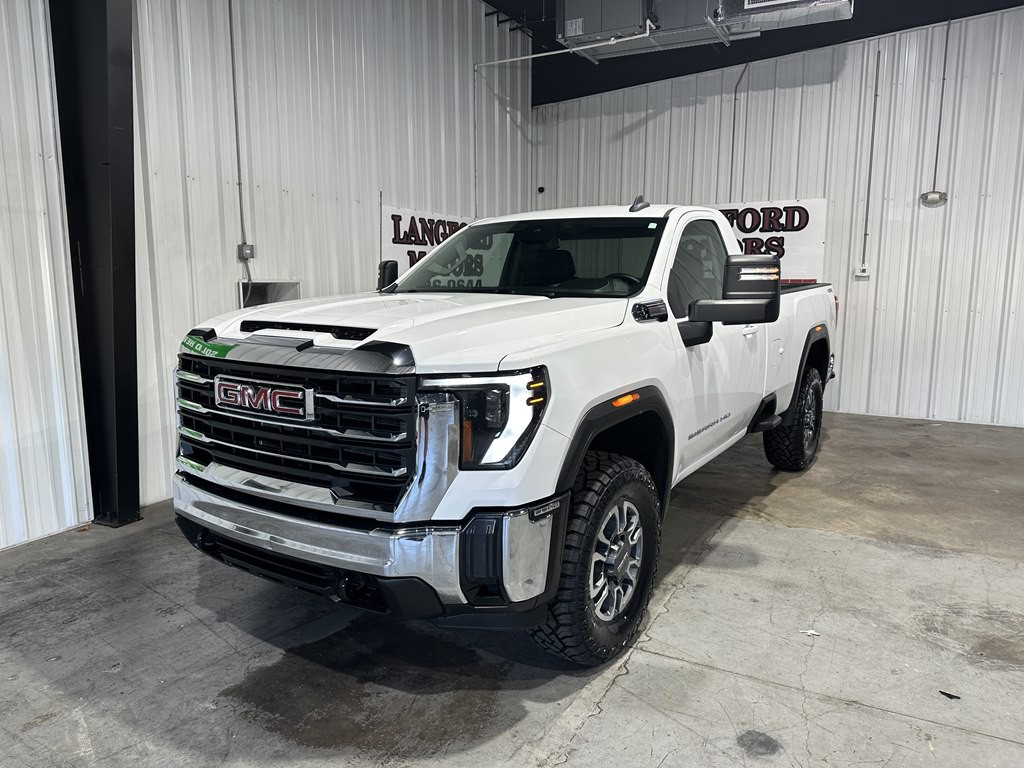 2024 GMC 2500 Image 2