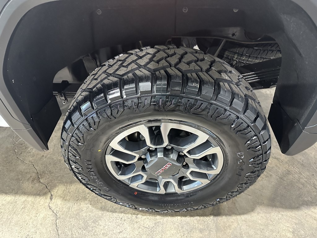 2024 GMC 2500 Image 4