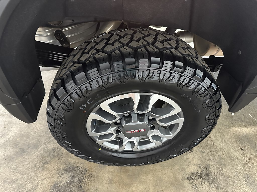 2024 GMC 2500 Image 7