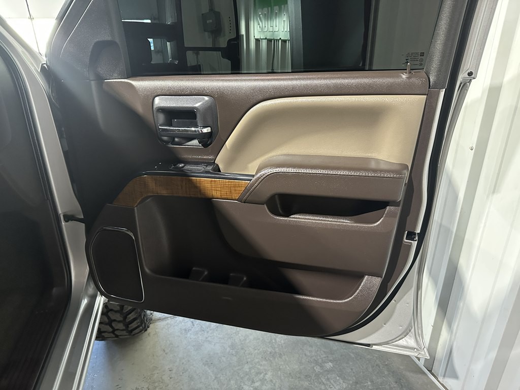 2017 GMC Sierra 2500 Image 11