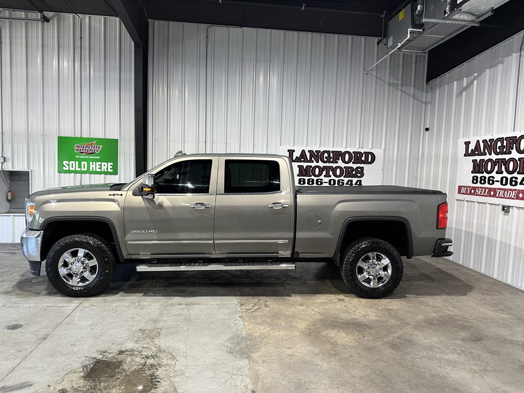 2017 GMC Sierra 2500 Image 1