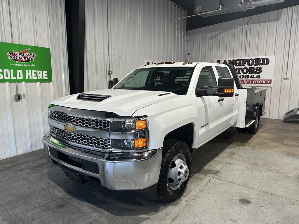 2019 Chevrolet Silverado 1500 Image 2
