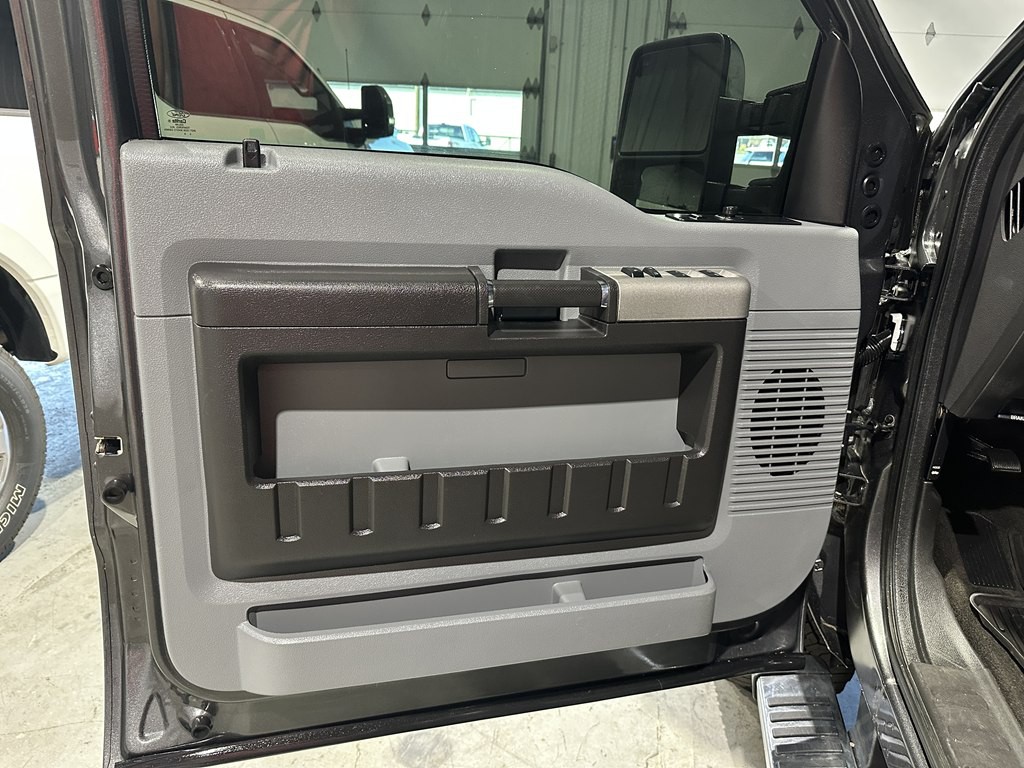 2015 Ford F-250 Image 12