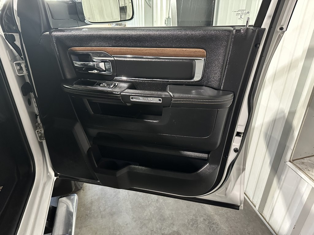 2015 RAM 3500 Image 11