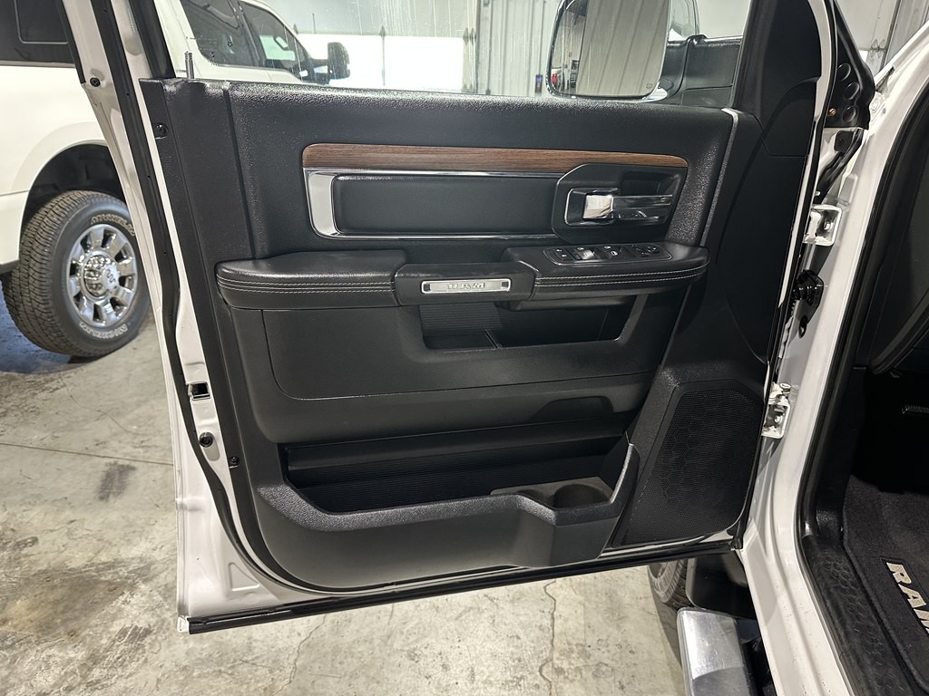 2015 RAM 3500 Image 14