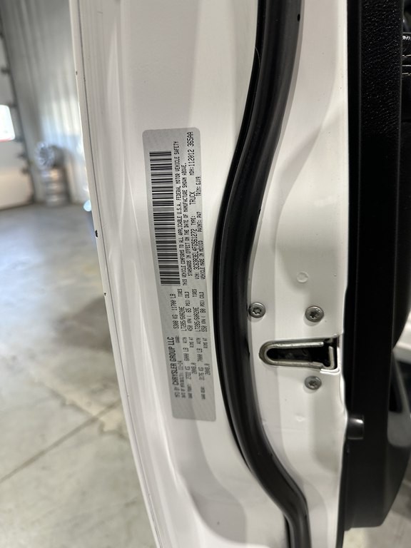 2015 RAM 3500 Image 15