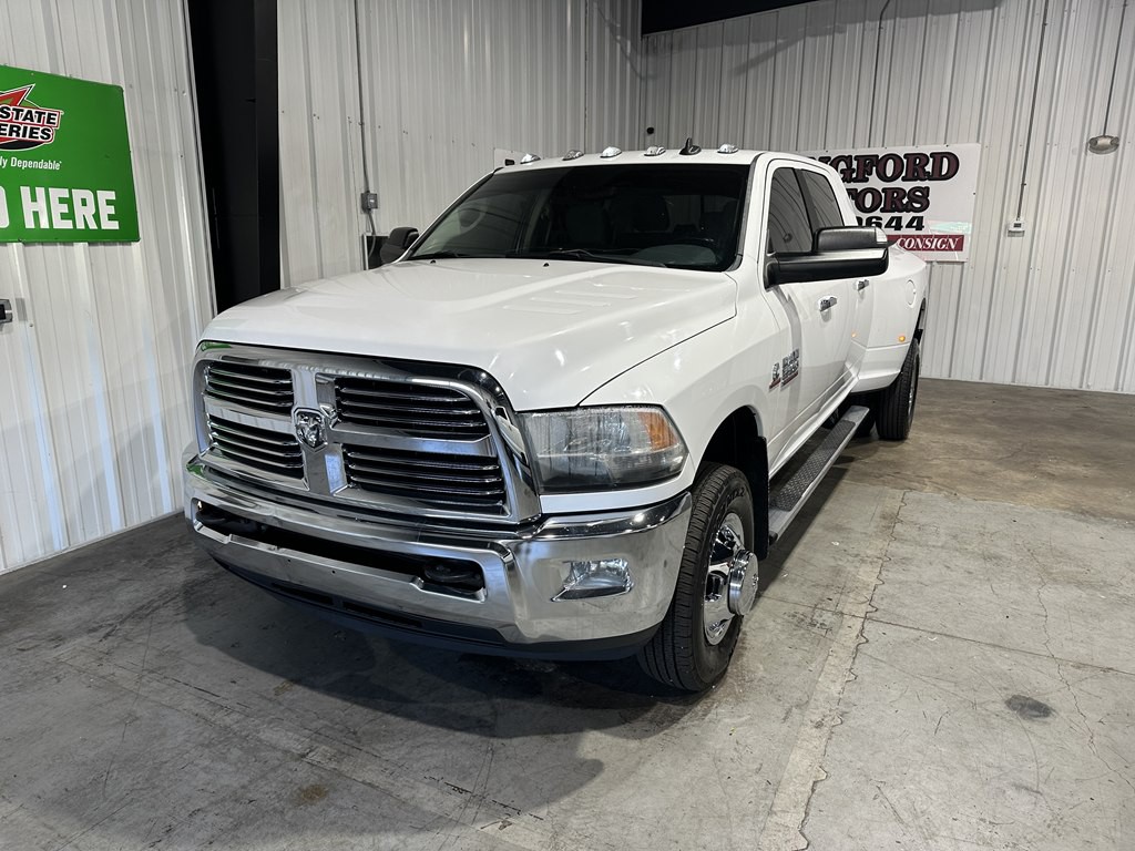 2014 RAM 3500 Image 2