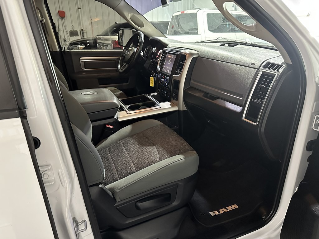 2014 RAM 3500 Image 10