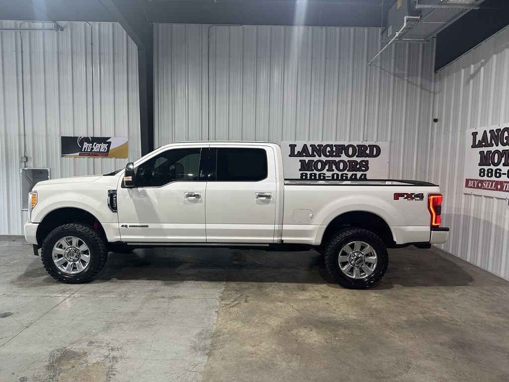 2017 Ford F-250 Image 1