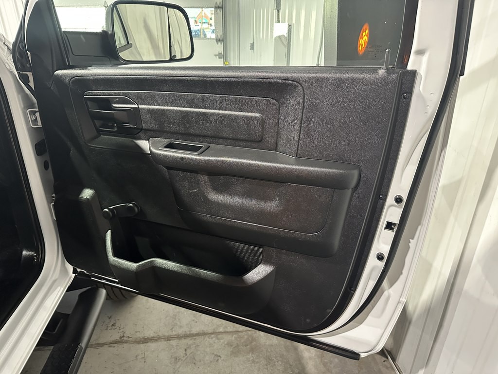 2016 RAM 5500 Image 9